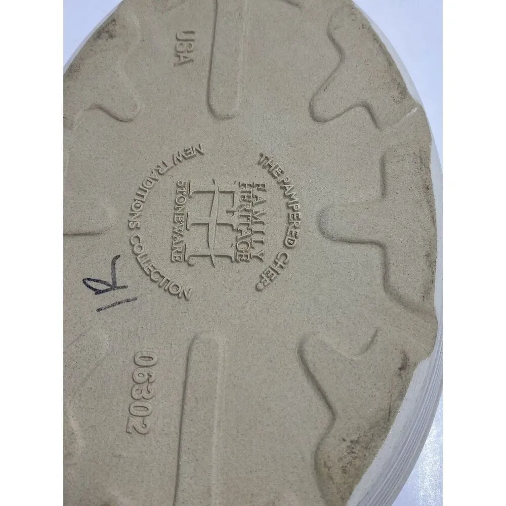 Pampered Chef Family Heritage Stoneware Mini Oval Baker Vanilla Glazed No Box